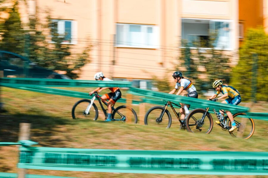 5769427937085472302 121