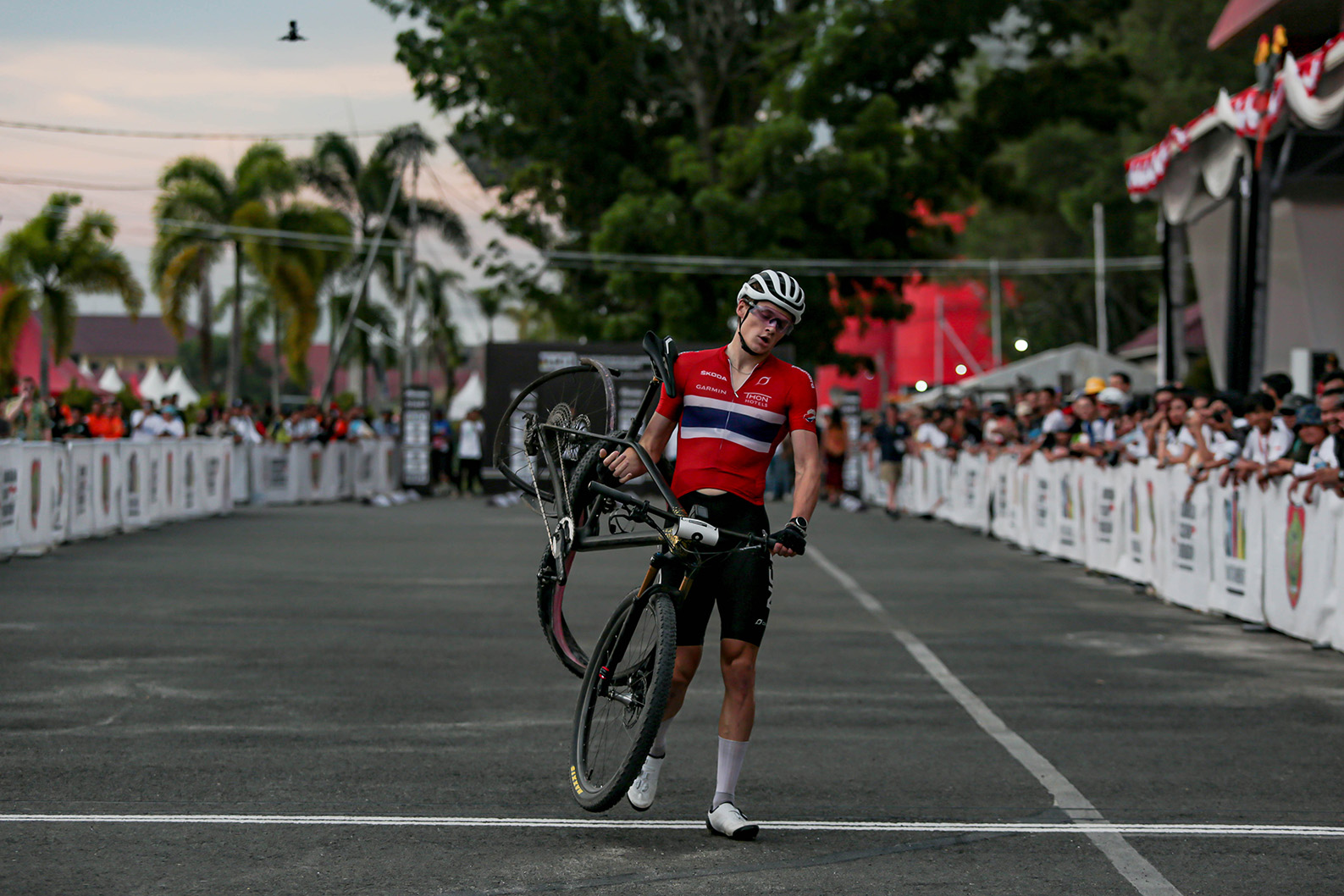 LOW NICK6754 LOW NICK6754