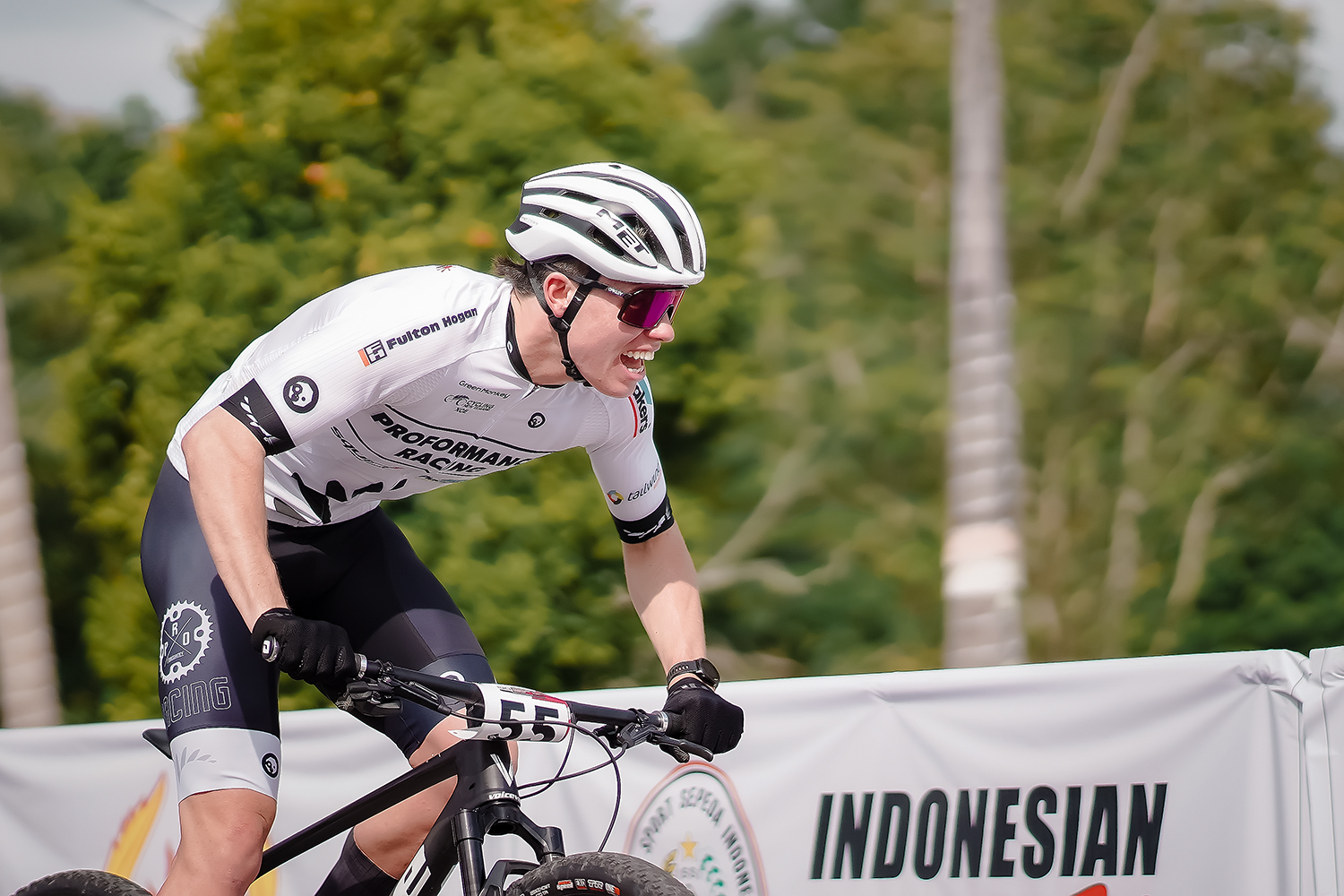 H 103999 Angga H 103999 Angga