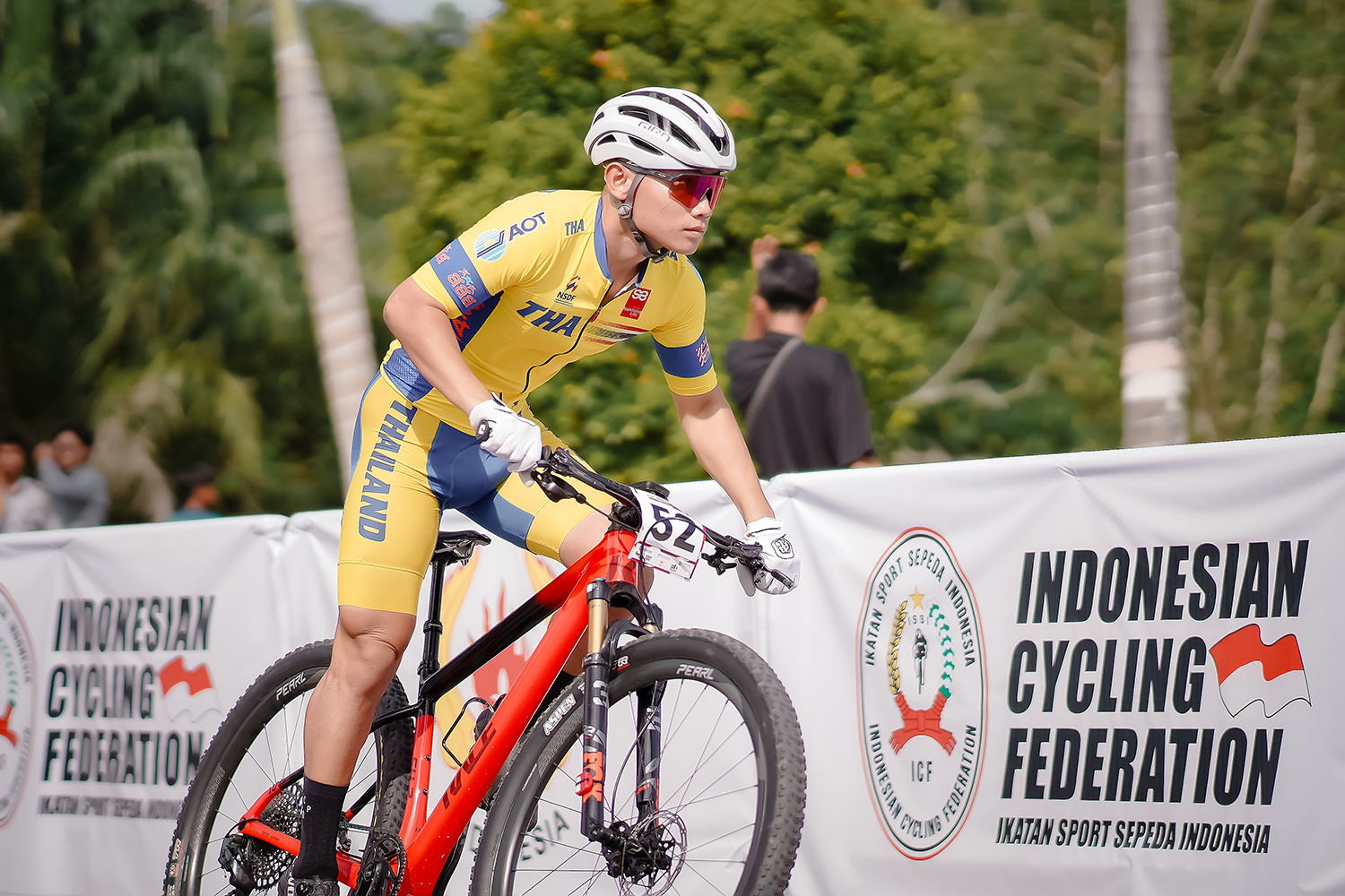 H 104048 Angga H 104048 Angga