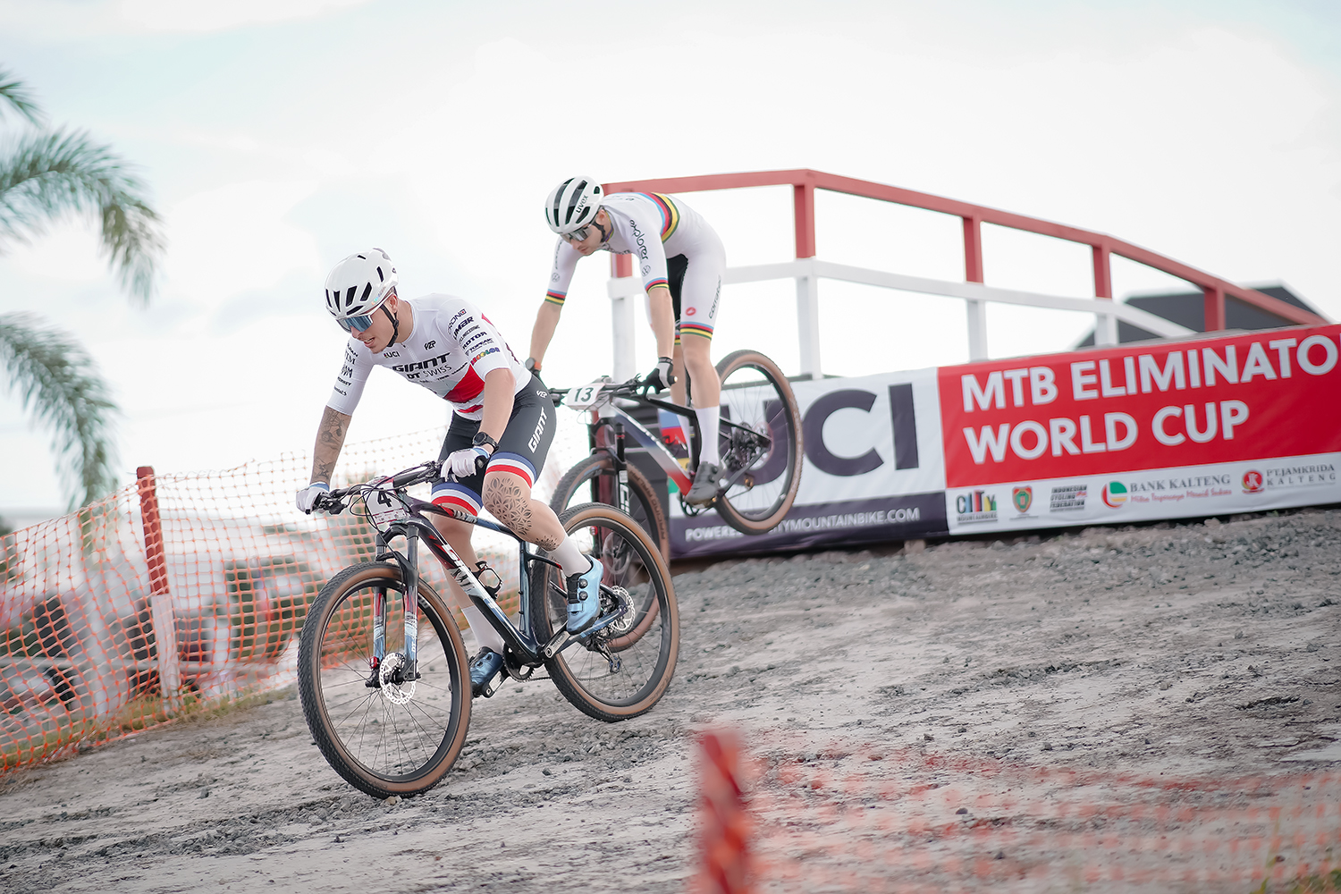 H 104335 Angga H 104335 Angga