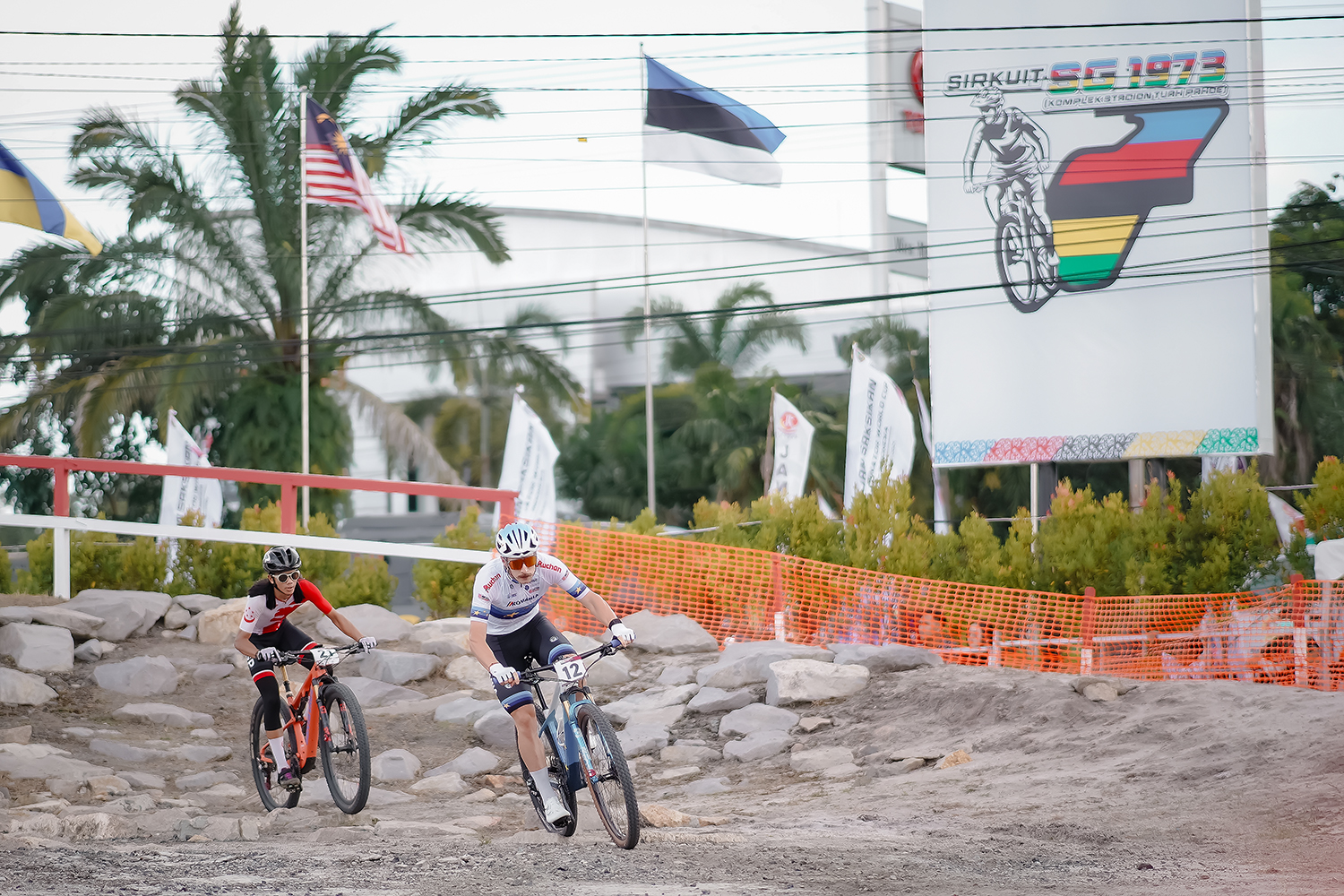 H 104348 Angga H 104348 Angga