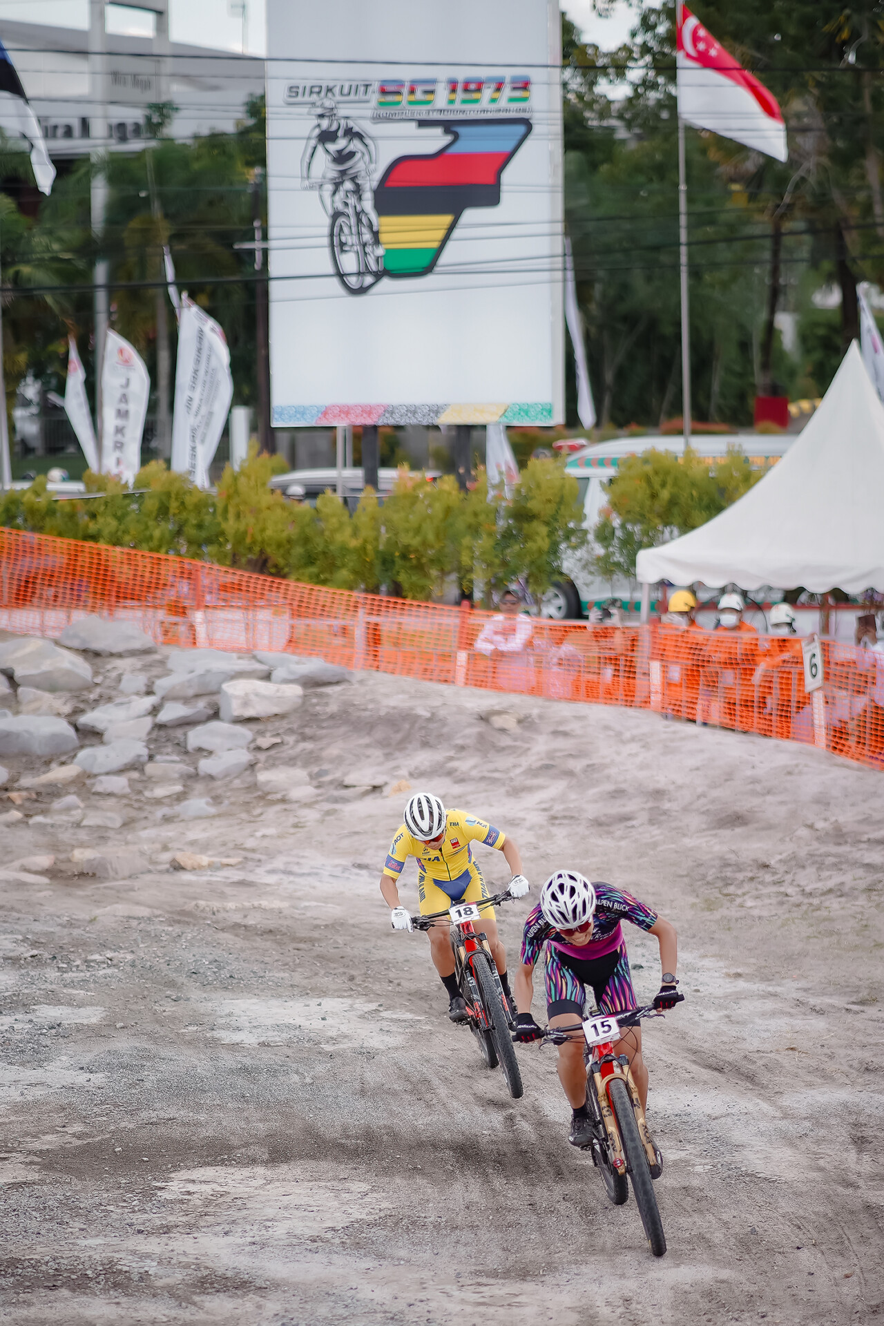 H 104415 Angga H 104415 Angga