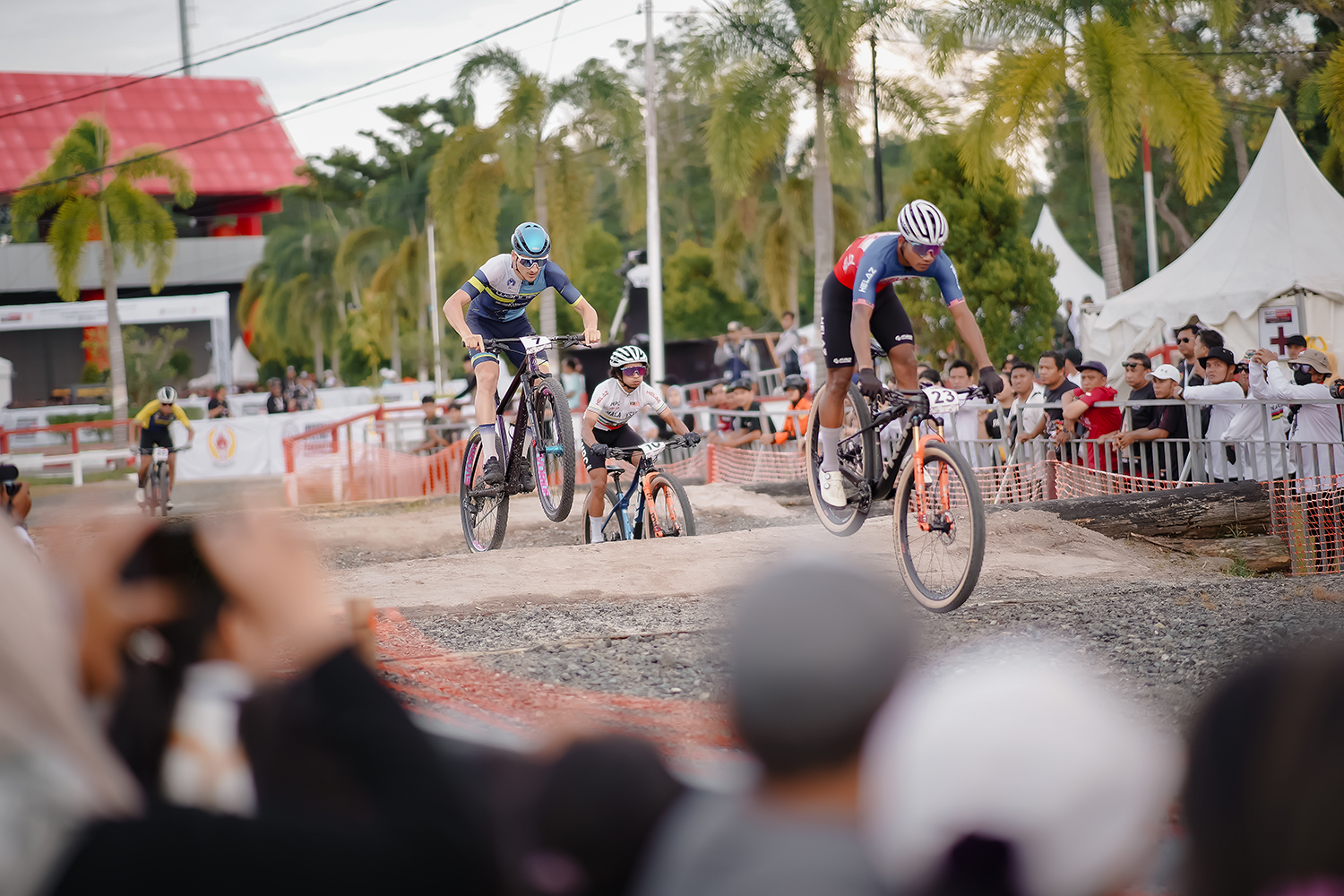 H 104424 Angga H 104424 Angga