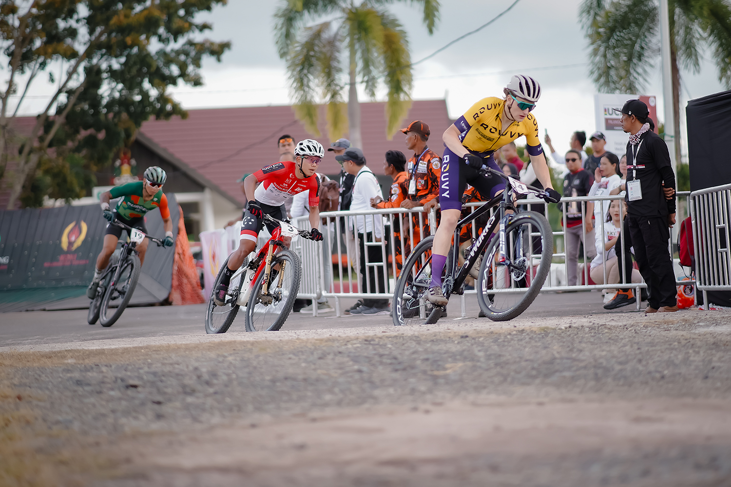 H 104442 Angga H 104442 Angga