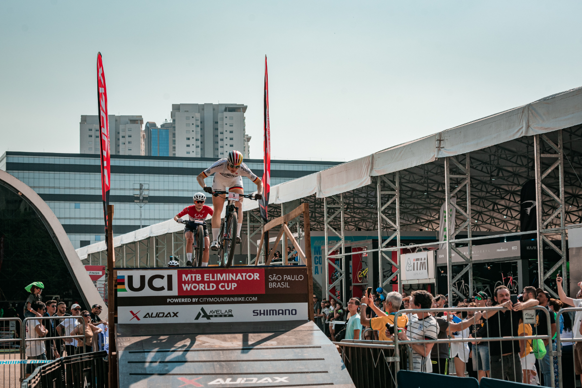 S24FEST01965 S24FEST01965