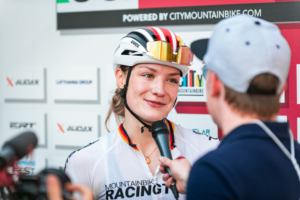 S24FEST01994 S24FEST01994